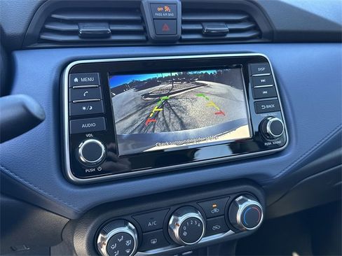 Used 2025 Nissan Versa SV w/ Trunk Package image 30