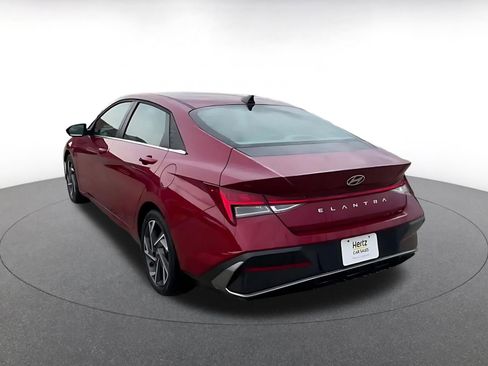 Used 2025 Hyundai Elantra SEL image 11