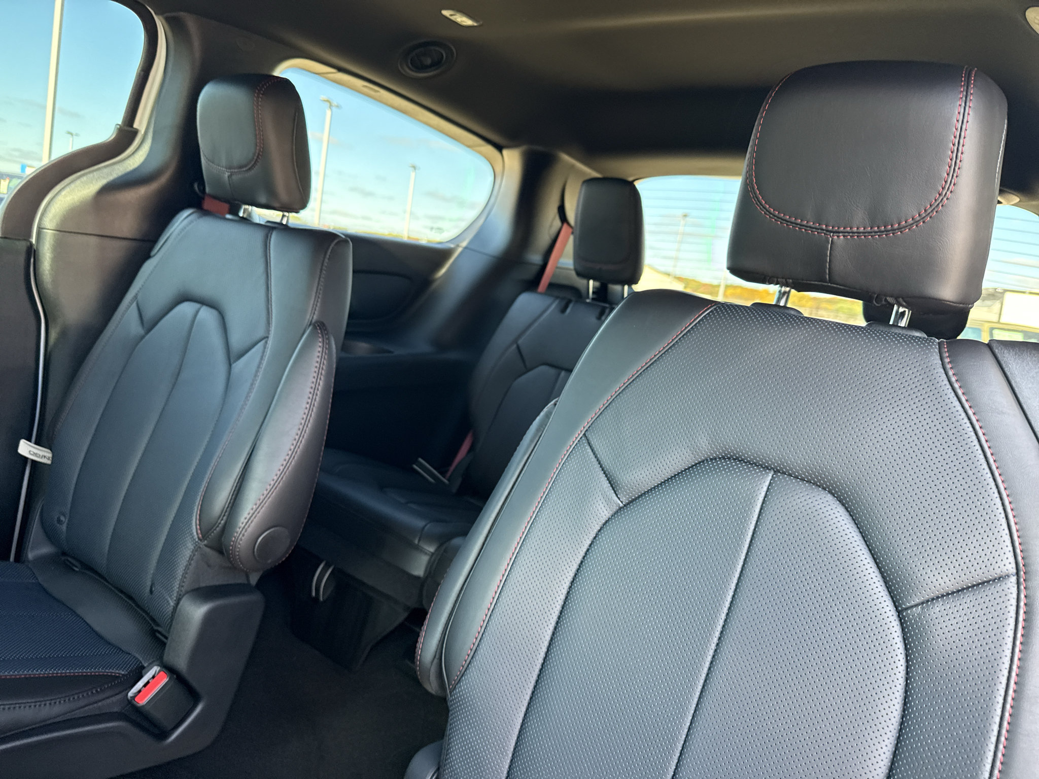 New 2027 Chrysler Pacifica Select AWD/4WD image 13