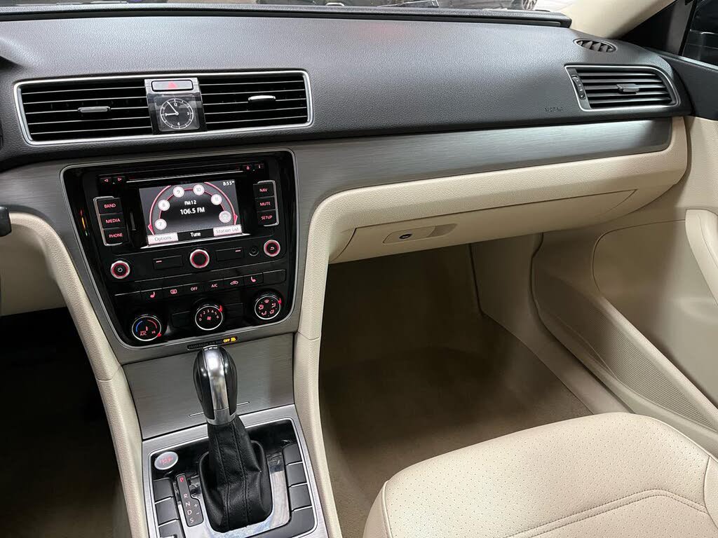Used 2014 Volkswagen Passat TDI SE FWD image 18