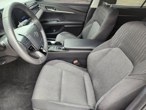 Used 2025 Toyota Camry XSE AWD/4WD image 9
