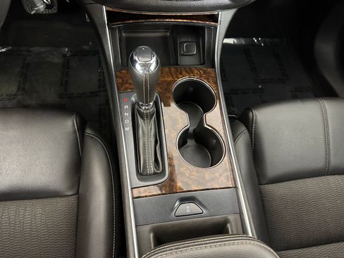 Used 2015 Chevrolet Impala LT image 16