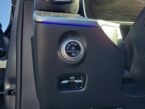 Certified 2025 Mercedes-Benz C 300 Sedan image 25