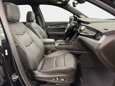 Used 2024 Cadillac XT6 Sport w/ Technology Package image 13