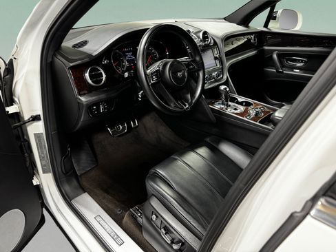 Used 2018 Bentley Bentayga AWD/4WD image 9