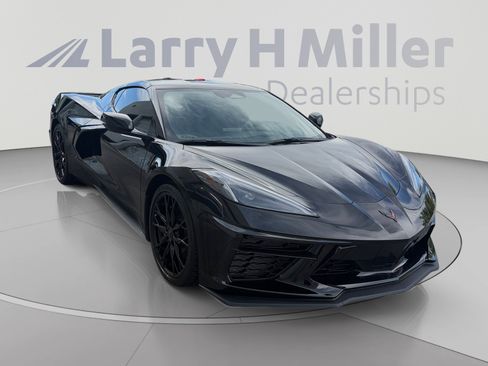 Used 2025 Chevrolet Corvette Stingray Coupe w/ 1LT RWD image 7