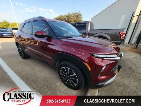 Used 2025 Chevrolet TrailBlazer LT w/ Driver Confidence Package FWD image 1