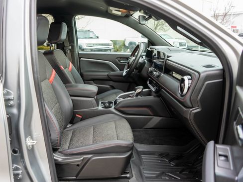 Used 2024 Chevrolet Colorado Z71 image 10