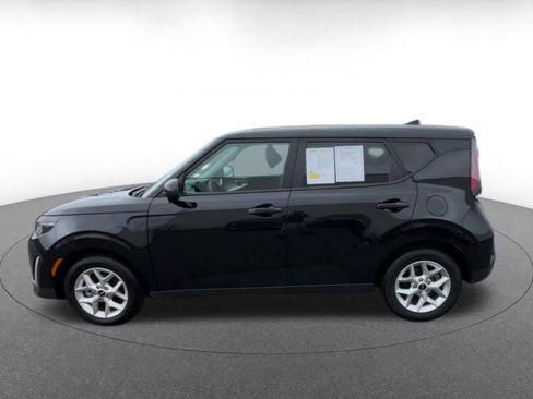 Used 2025 Kia Soul LX w/ LX Technology Package FWD image 7
