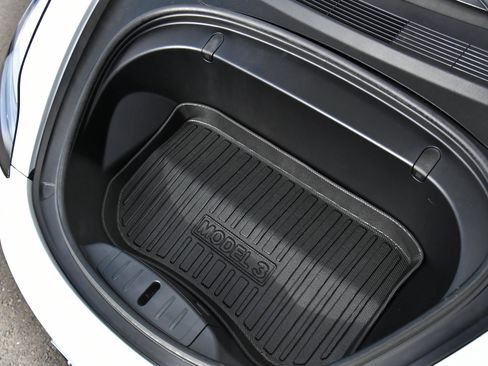 Used 2020 Tesla Model 3 Standard Range RWD image 41