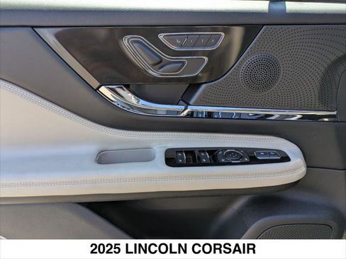 New 2025 Lincoln Corsair Grand Touring image 7