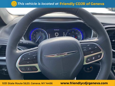 New 2026 Chrysler Pacifica Select image 14