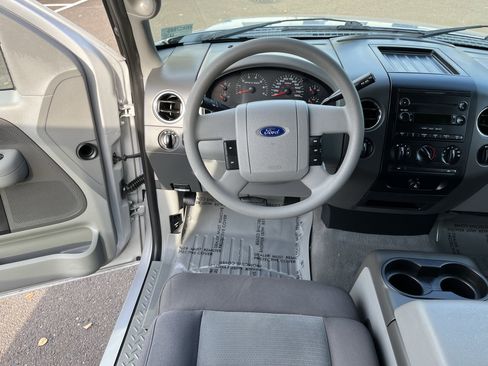Used 2004 Ford F150 XLT image 13