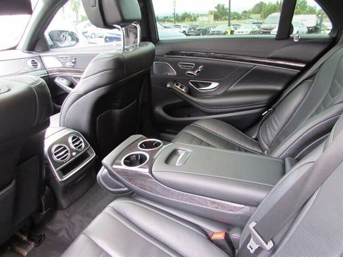 Used 2018 Mercedes-Benz S 560 Sedan image 11