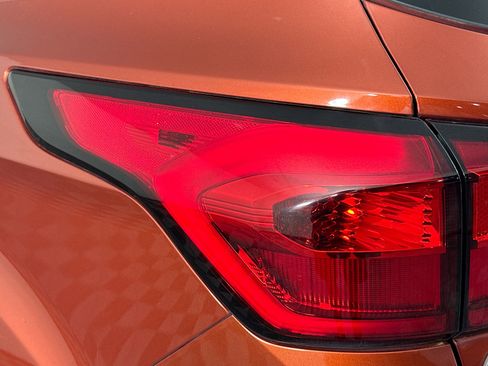 Used 2019 Ford Escape SE image 35