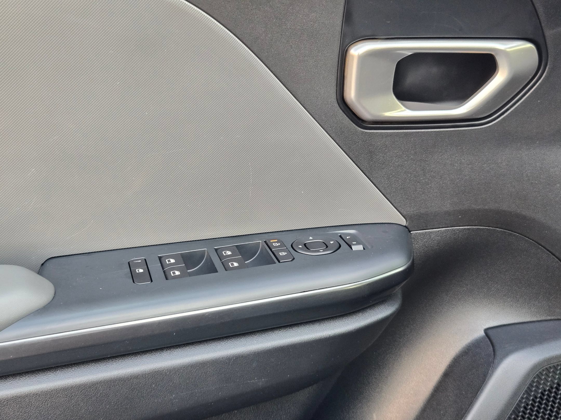 Used 2025 Kia K4 FWD image 21