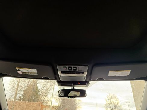 New 2025 Mitsubishi Outlander SEL image 19