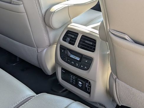 Used 2020 Honda Pilot Touring image 33