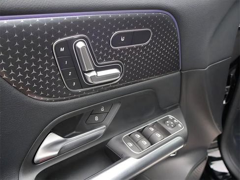 Used 2025 Mercedes-Benz GLA 250 4MATIC image 47