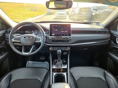 Used 2022 Jeep Compass Latitude w/ Convenience Group FWD image 19