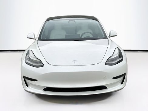 Used 2020 Tesla Model 3 Standard Range Plus image 2