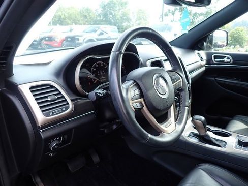 Used 2017 Jeep Grand Cherokee Limited image 14