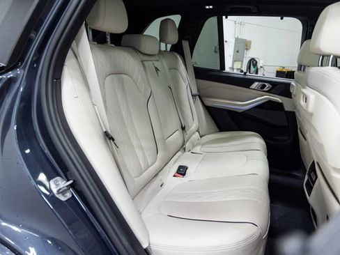 Certified 2022 BMW X5 M50i w/ Executive Package image 24