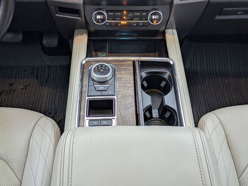 Used 2021 Ford Expedition Platinum image 20