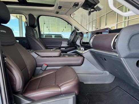 New 2025 Ford Expedition Max Platinum w/ Platinum Ultimate Package image 8