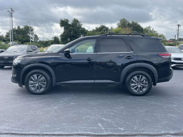 Used 2022 Nissan Pathfinder SV AWD/4WD image 4