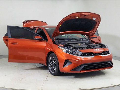 Used 2023 Kia Forte LXS w/ LXS Technology Package image 9