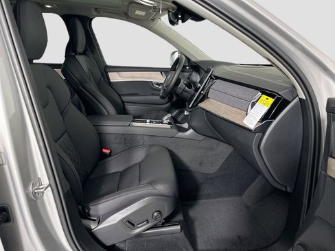 New 2025 Volvo XC90 T8 Plus w/ Protection Package Premier image 25