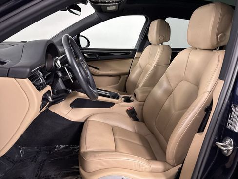 Certified 2023 Porsche Macan w/ Premium Package Plus AWD/4WD image 5