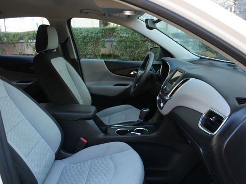 Used 2019 Chevrolet Equinox LS w/ LS Convenience Package image 19