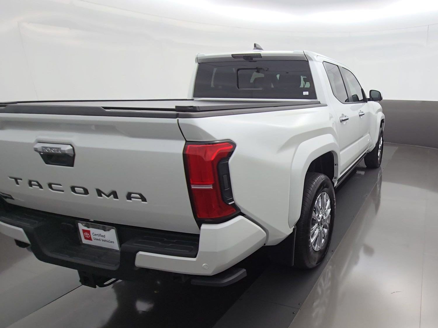 Certified 2026 Toyota Tacoma Limited AWD/4WD image 8