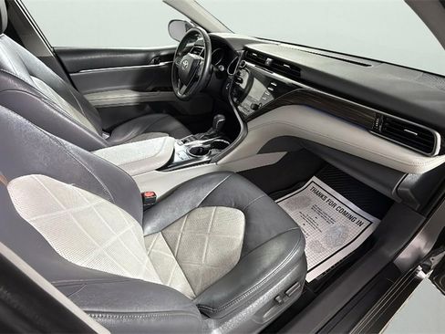 Used 2019 Toyota Camry XLE image 35