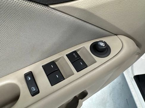 Used 2012 Ford Fusion SE FWD image 20