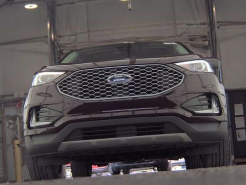Used 2023 Ford Edge SEL w/ Convenience Package image 4