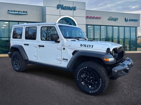 Used 2023 Jeep Wrangler Unlimited w/ Sun & Screen Package image 1
