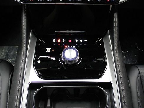 New 2026 Jeep Grand Wagoneer L Limited AWD/4WD image 22