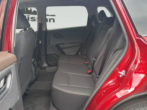 Used 2023 Nissan Rogue S AWD/4WD image 25