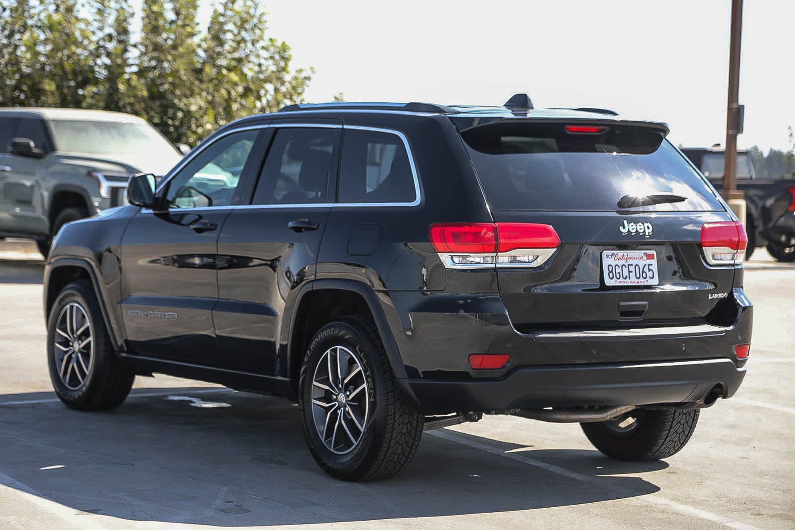Used 2018 Jeep Grand Cherokee Laredo RWD image 7