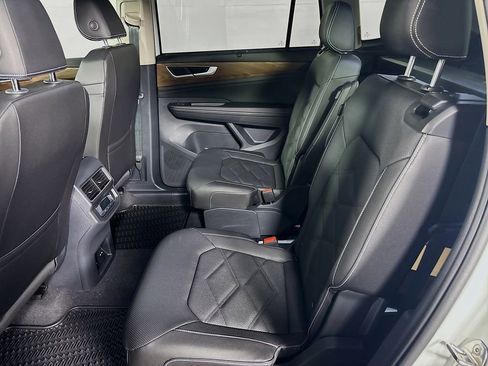 New 2025 Volkswagen Atlas SE image 19
