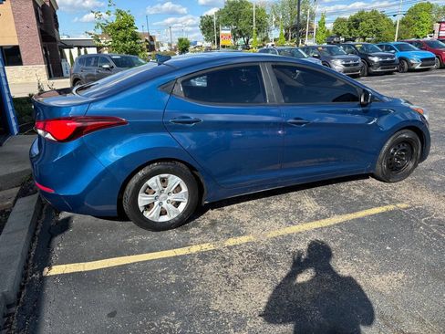 Used 2016 Hyundai Elantra SE FWD image 4