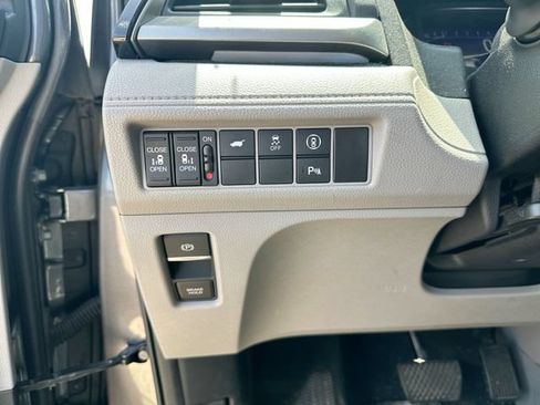 Used 2023 Honda Odyssey Touring image 20