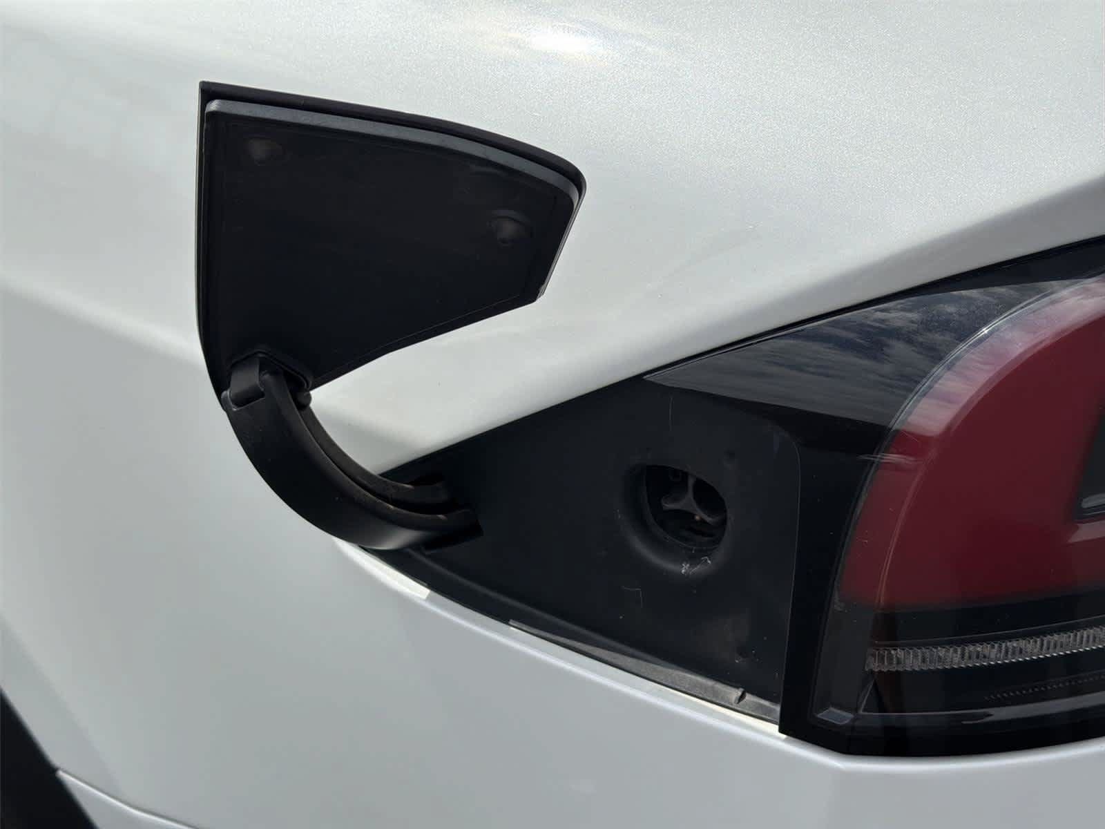 Used 2022 Tesla Model X AWD/4WD image 10