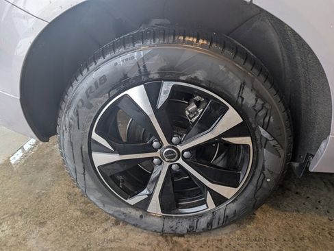 Used 2026 Volvo XC60 B5 Core w/ Climate Package image 8