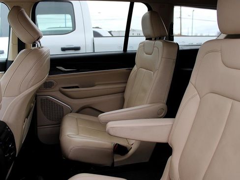 Used 2021 Jeep Grand Cherokee L Limited image 29