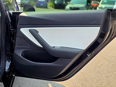 Used 2019 Tesla Model 3 RWD image 40