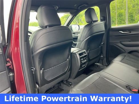 New 2025 Jeep Grand Cherokee Altitude image 16